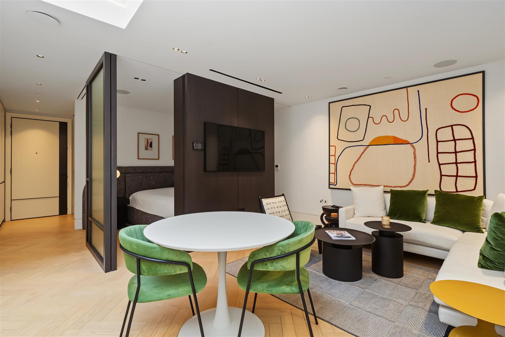Flat Park Crescent in City of Westminster