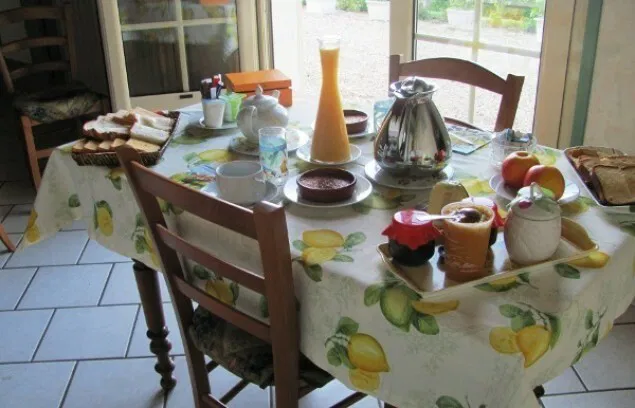 Room Route de Lignières in La Celle-Condé