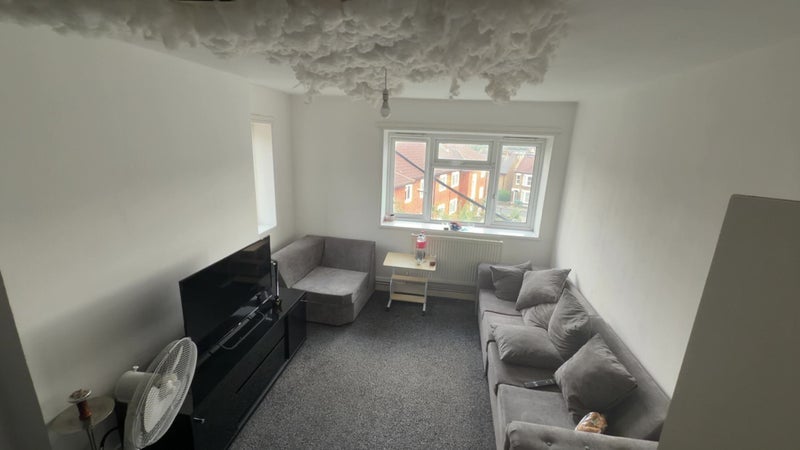 Room Trafalgar Road in Greater London