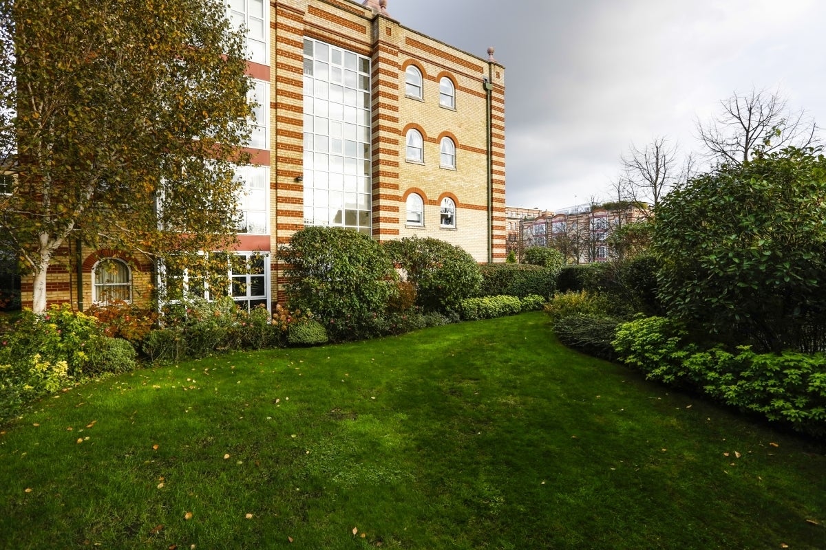 Flat Keble Place in Greater London