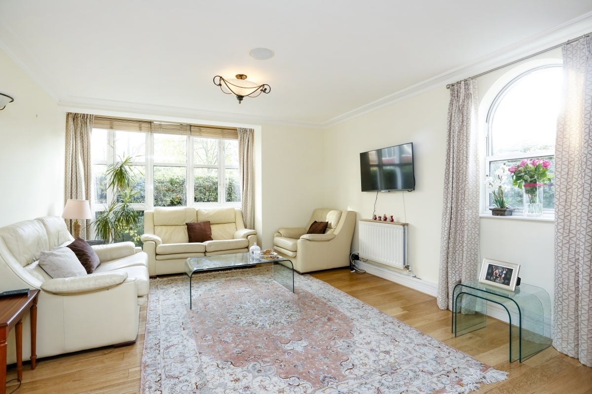 Flat Keble Place in Greater London