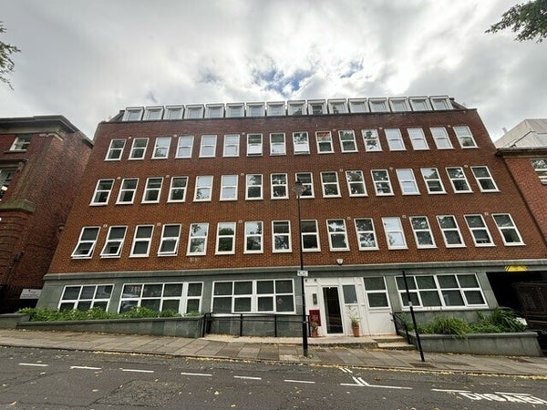 Flat Winckley Square in Preston