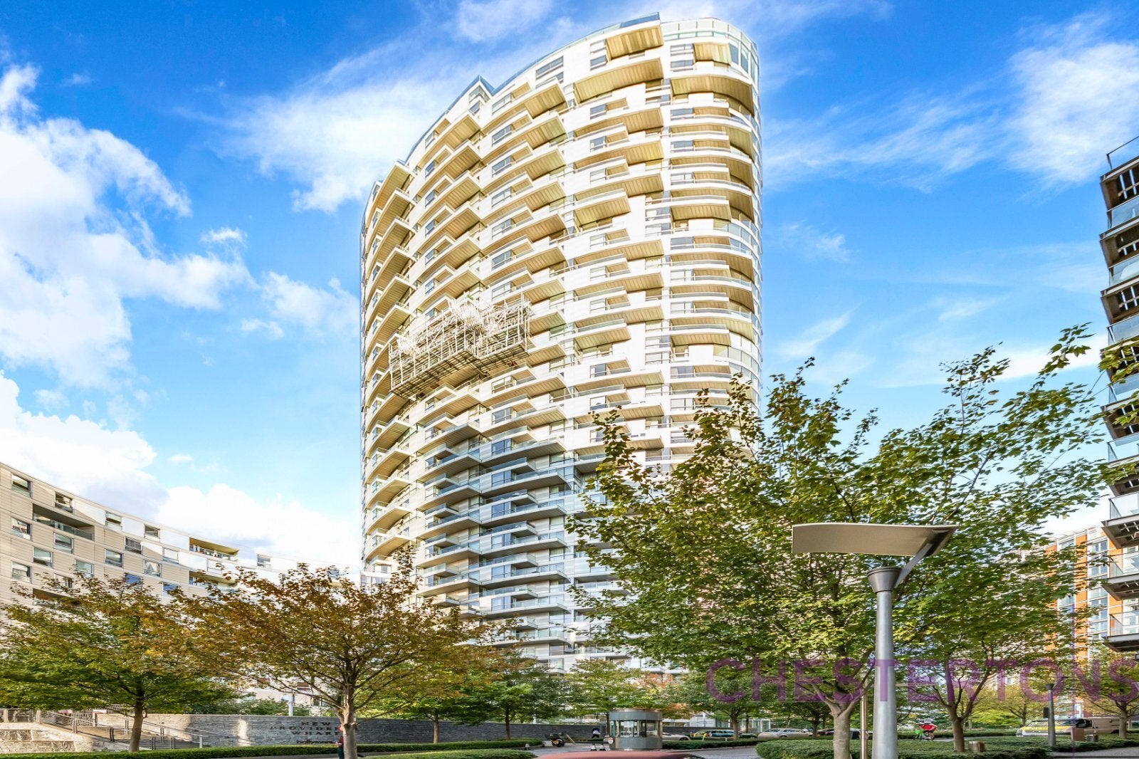 Flat Biscayne Avenue in Greater London