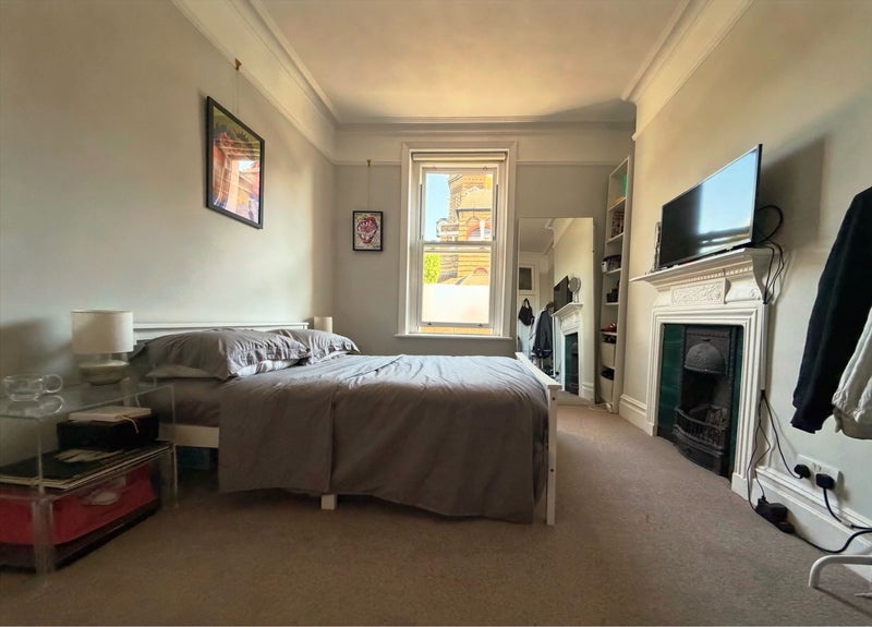 Room Mowll Street in Greater London