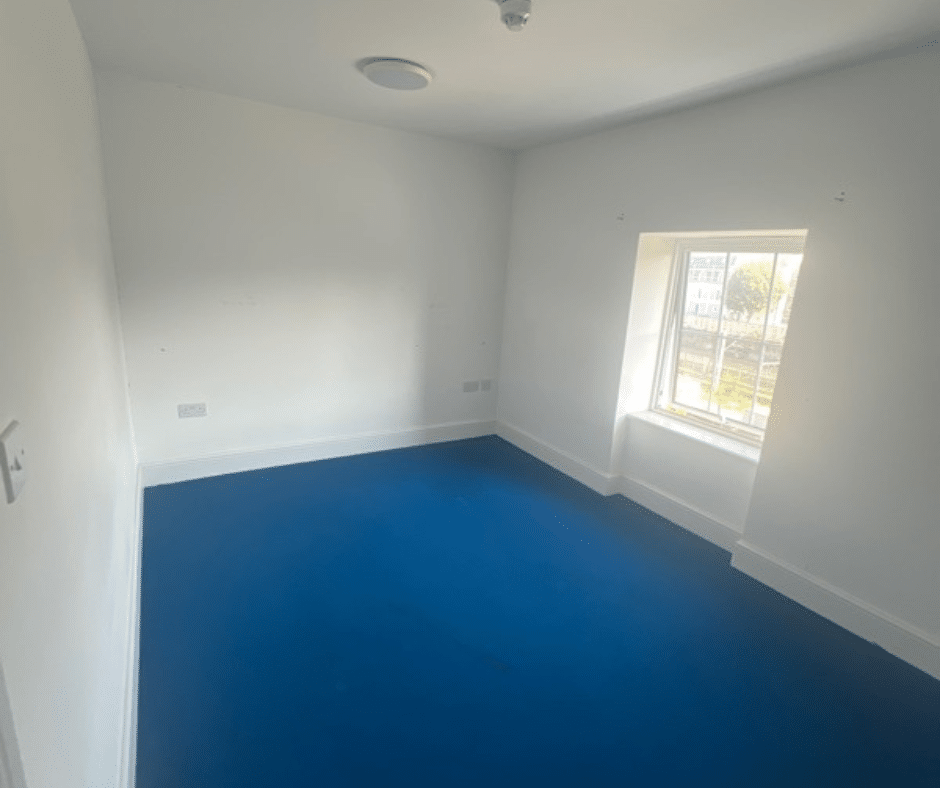 Flat Adelaide Road in Greater London