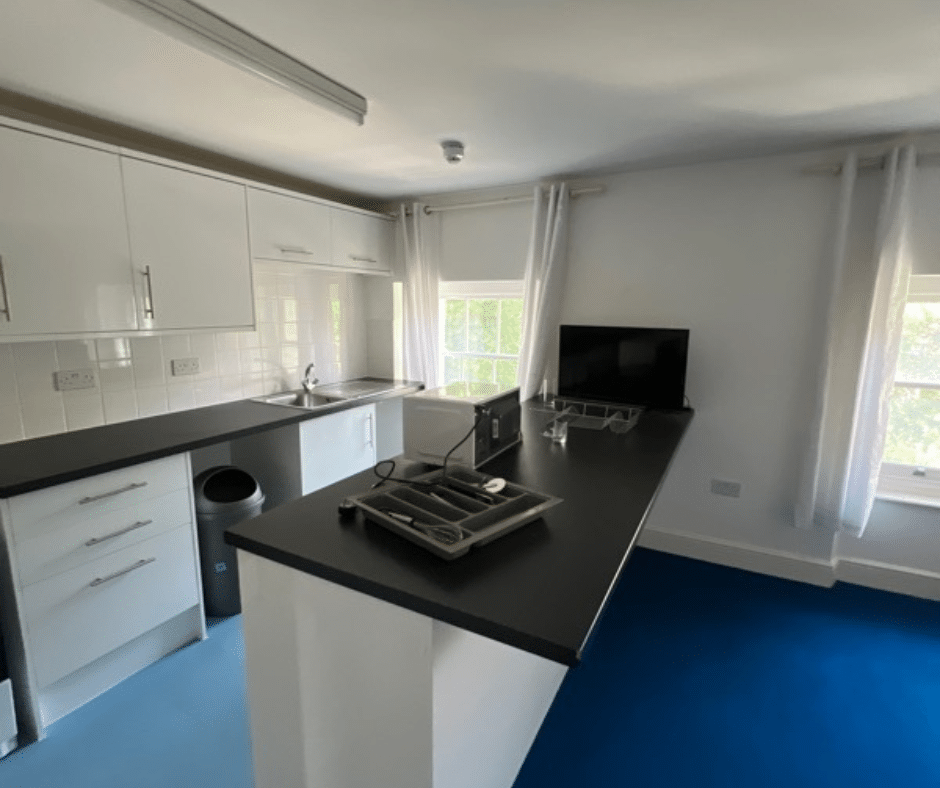 Flat Adelaide Road in Greater London
