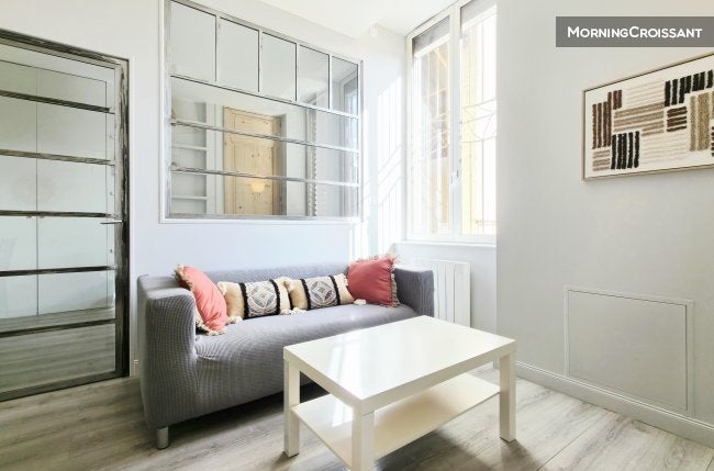 Flat Rue Jouffroy d'Abbans in Lyon
