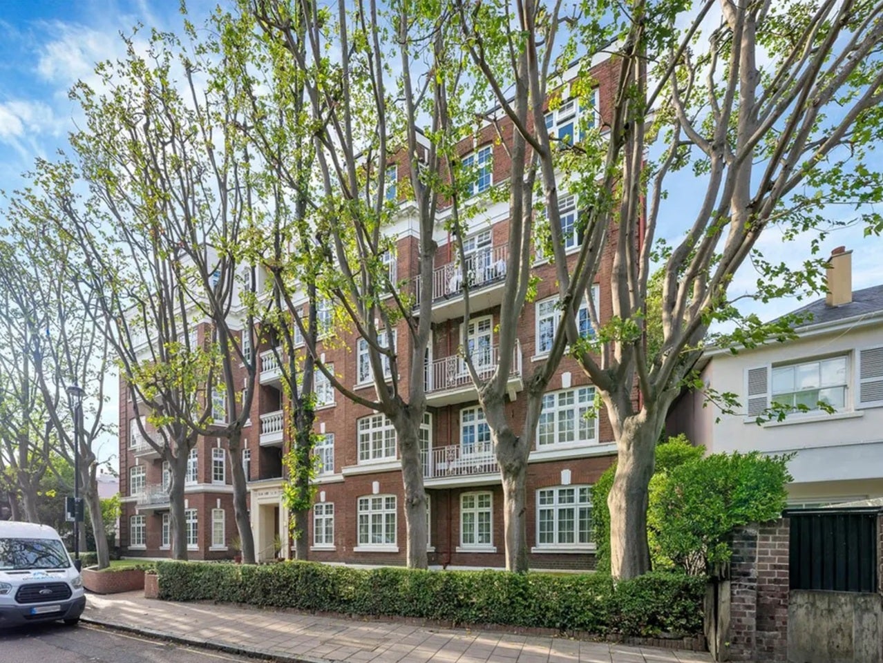 Flat Elm Tree Road in City of Westminster