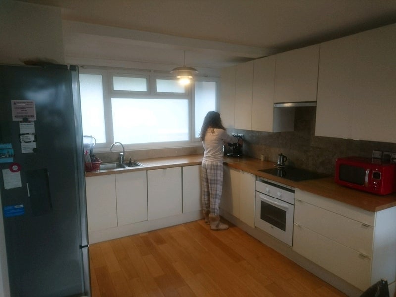 Room Combine Way in Greater London