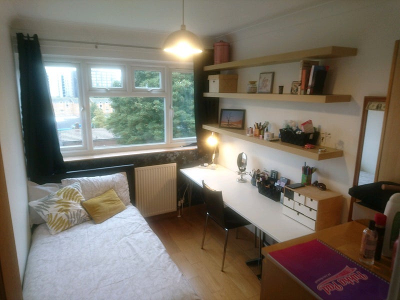 Room Combine Way in Greater London