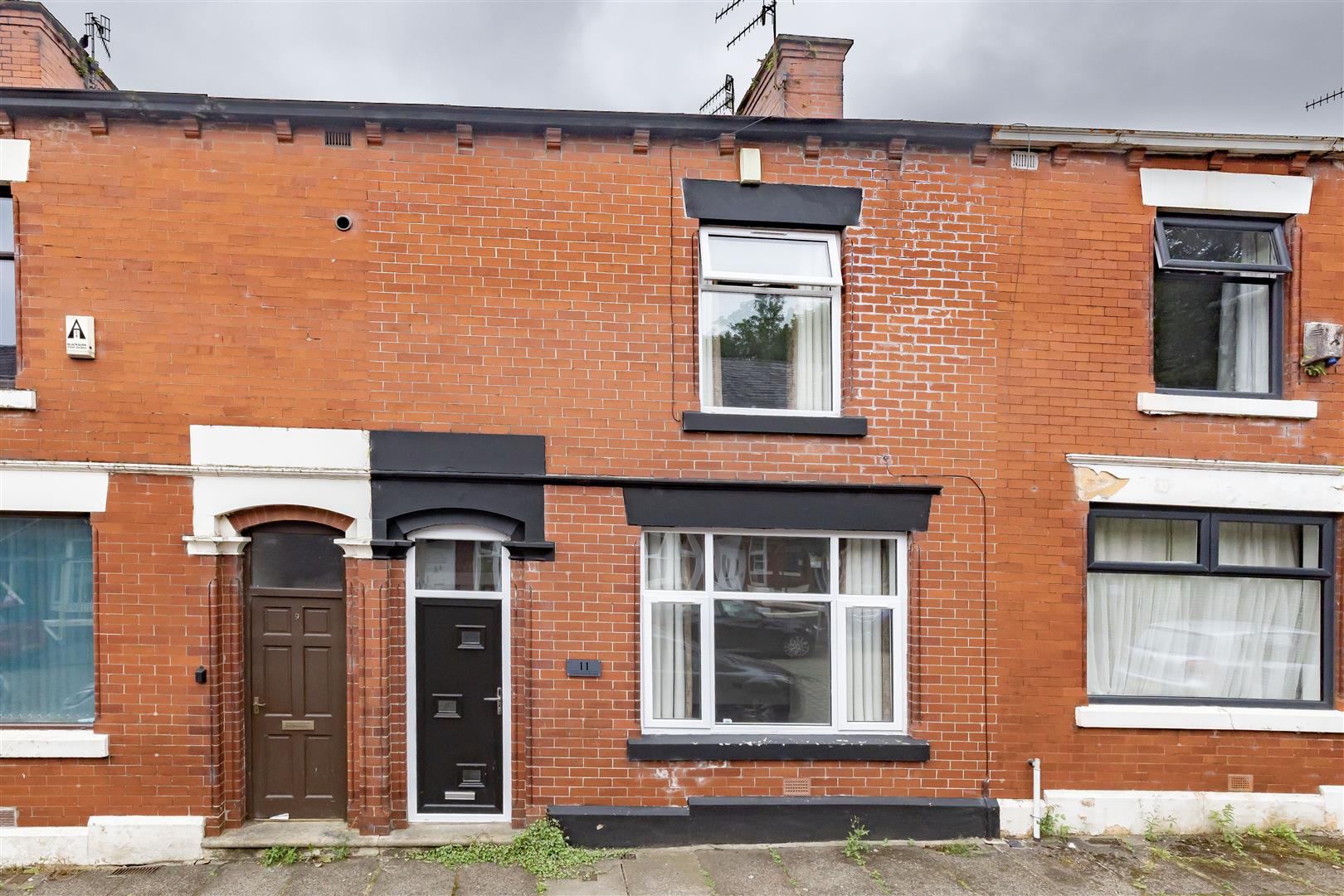 House Oakfield Road in Blackburn