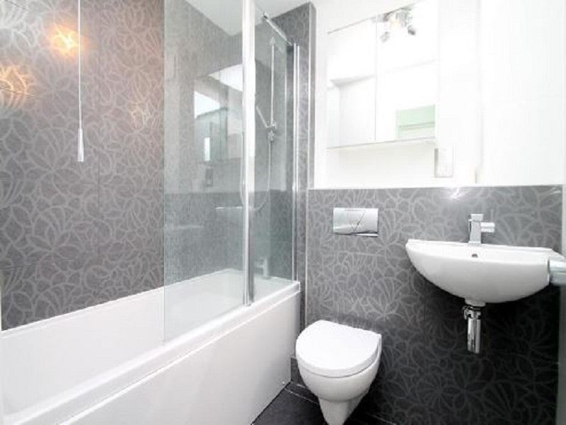 Flat Fairbairn Close in Greater London