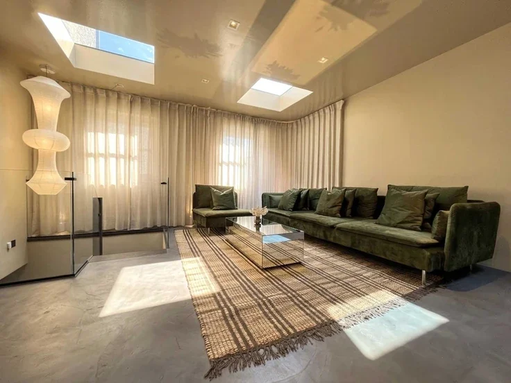 Flat Royal Crescent in Greater London