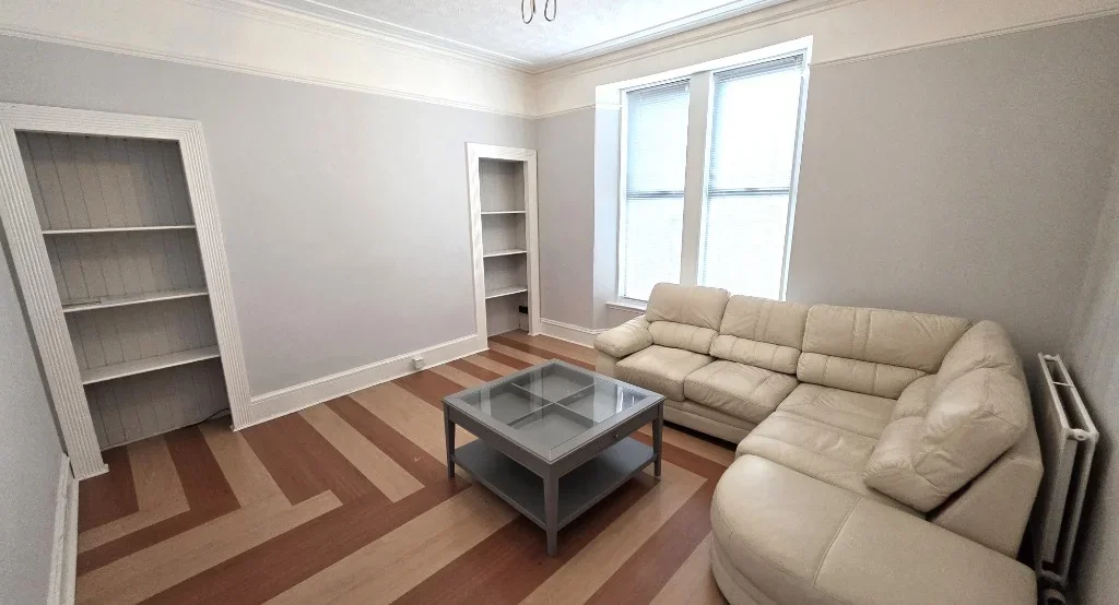 Flat Hollybank Place in Aberdeen City