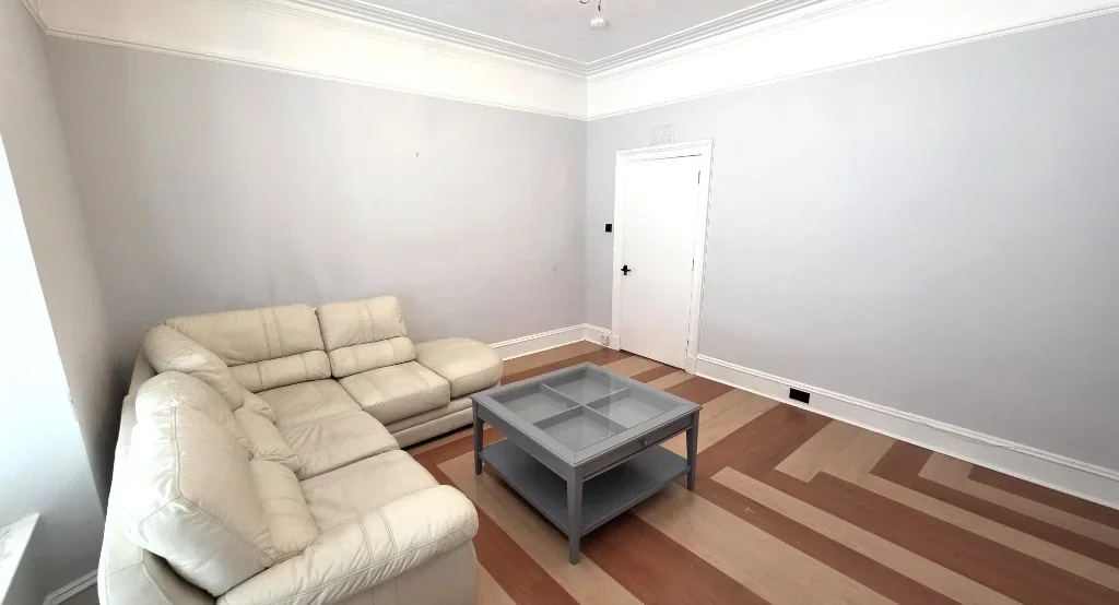 Flat Hollybank Place in Aberdeen City