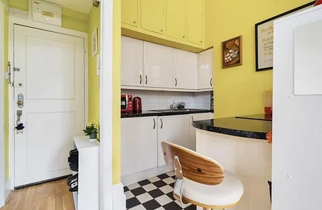Flat Orme Court in City of Westminster