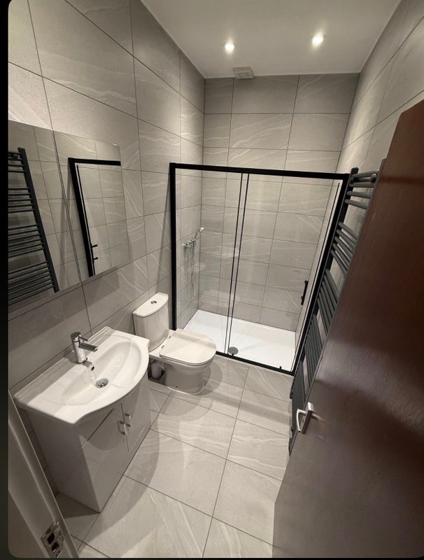 Room Tamar Way in Greater London