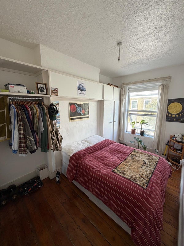 Room Holloway Road in Greater London
