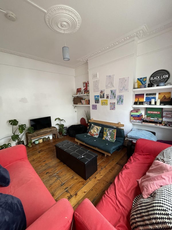 Room Holloway Road in Greater London