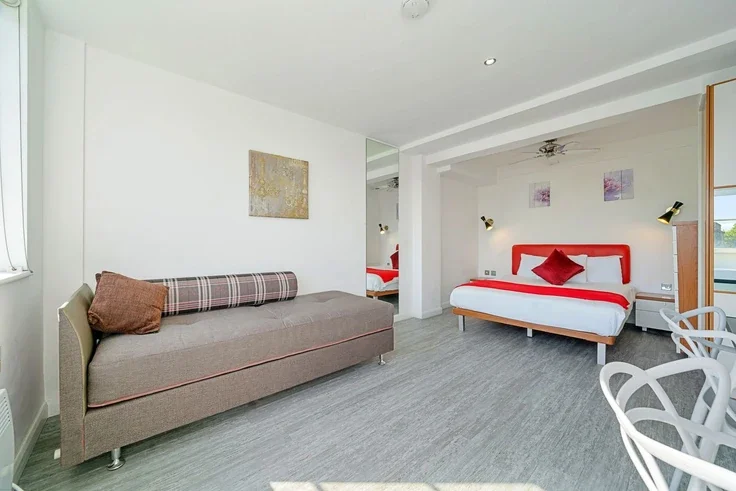 Flat Old Brompton Road in Greater London