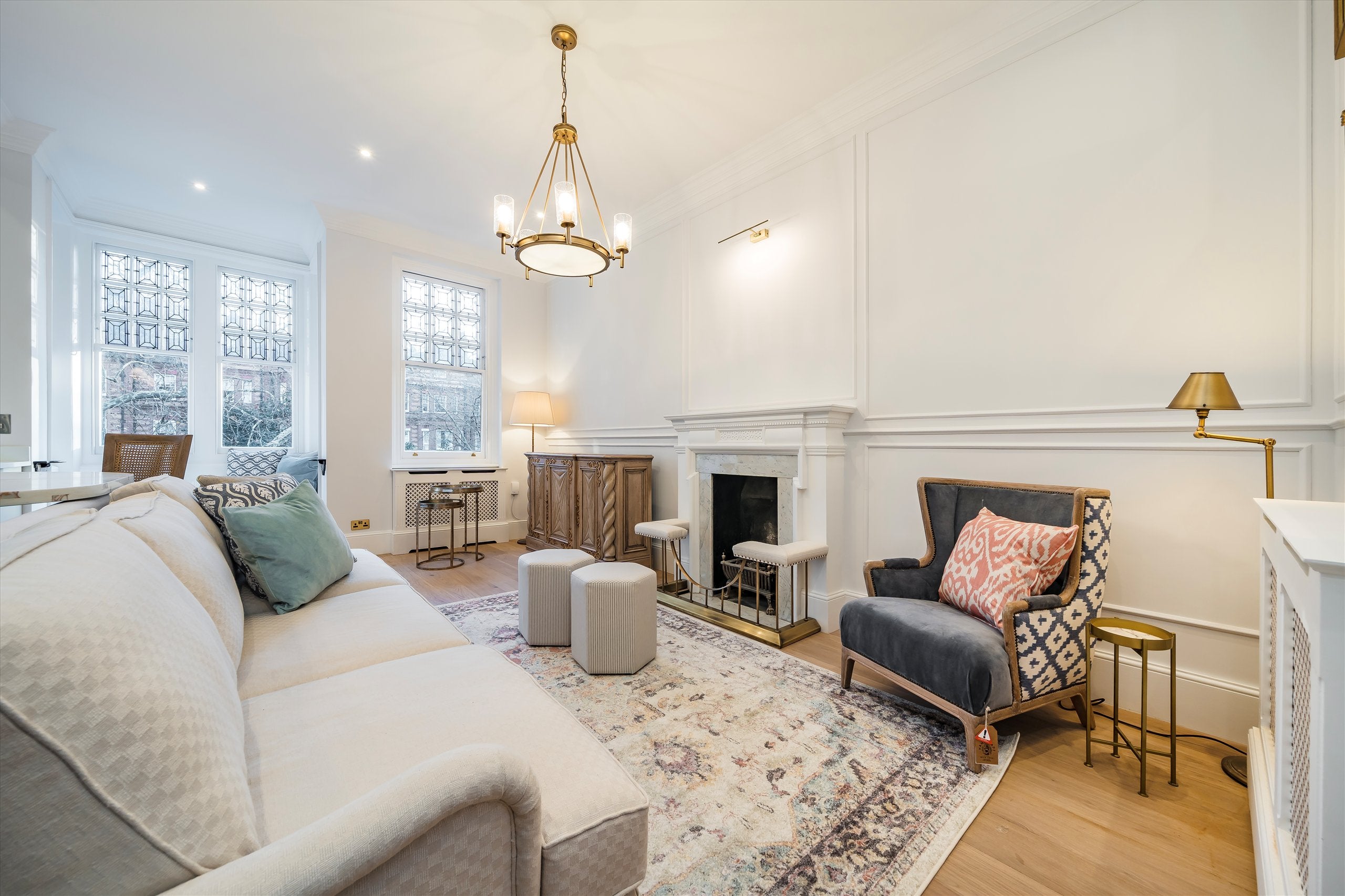 Flat Lower Sloane Street in Greater London