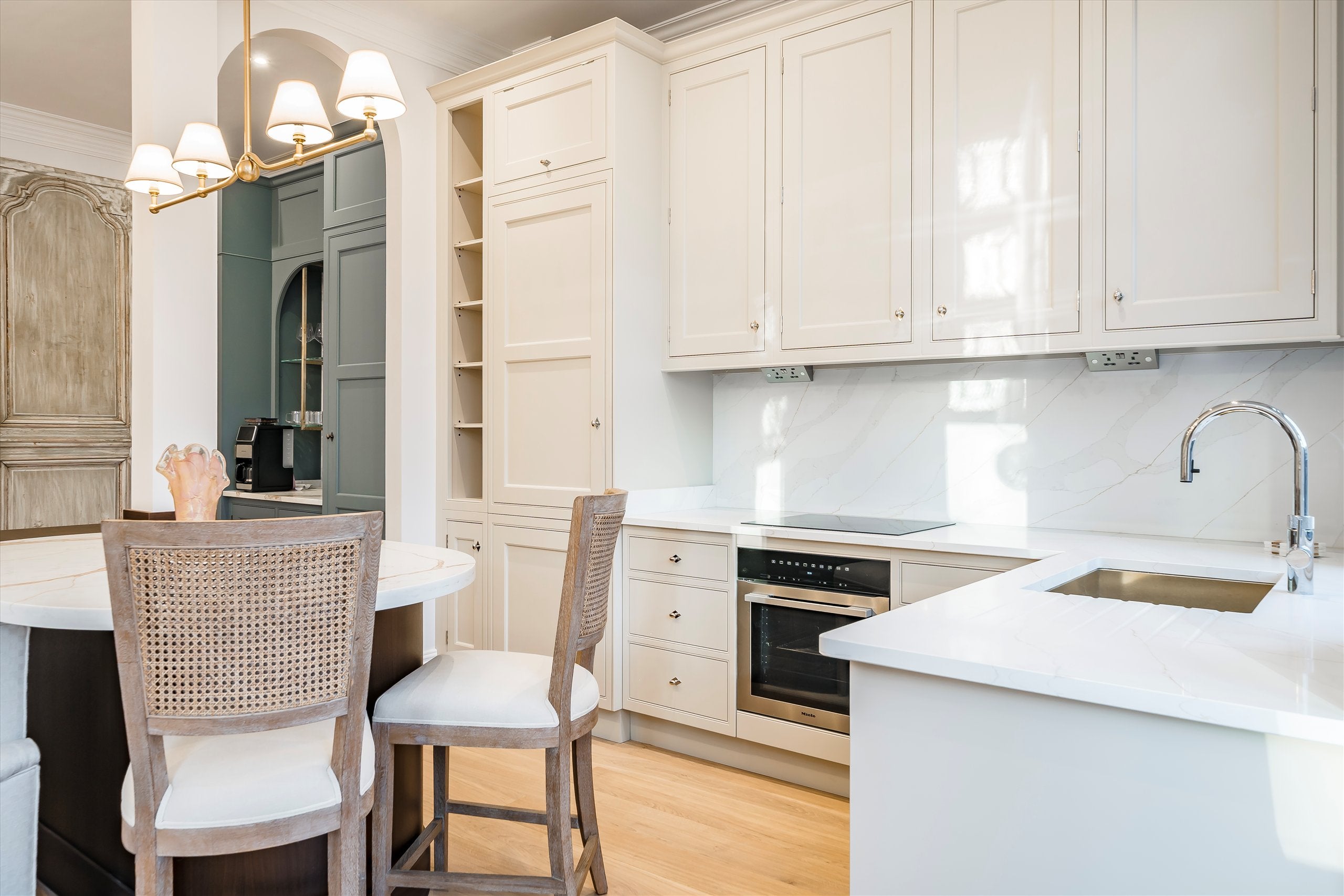 Flat Lower Sloane Street in Greater London