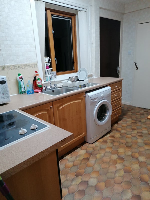 Room Niddrie Marischal Road in City of Edinburgh