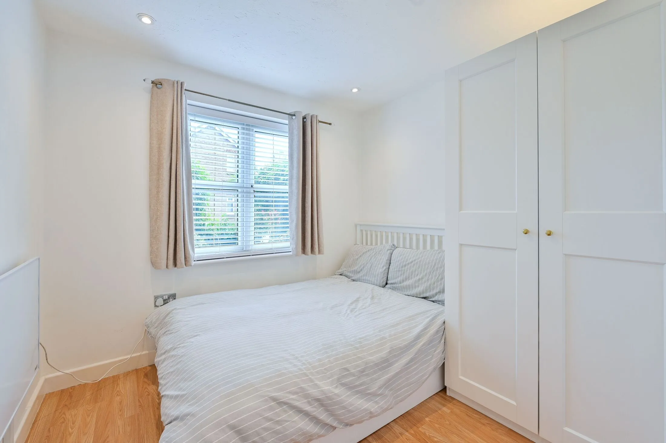 Flat Oxley Close in Greater London