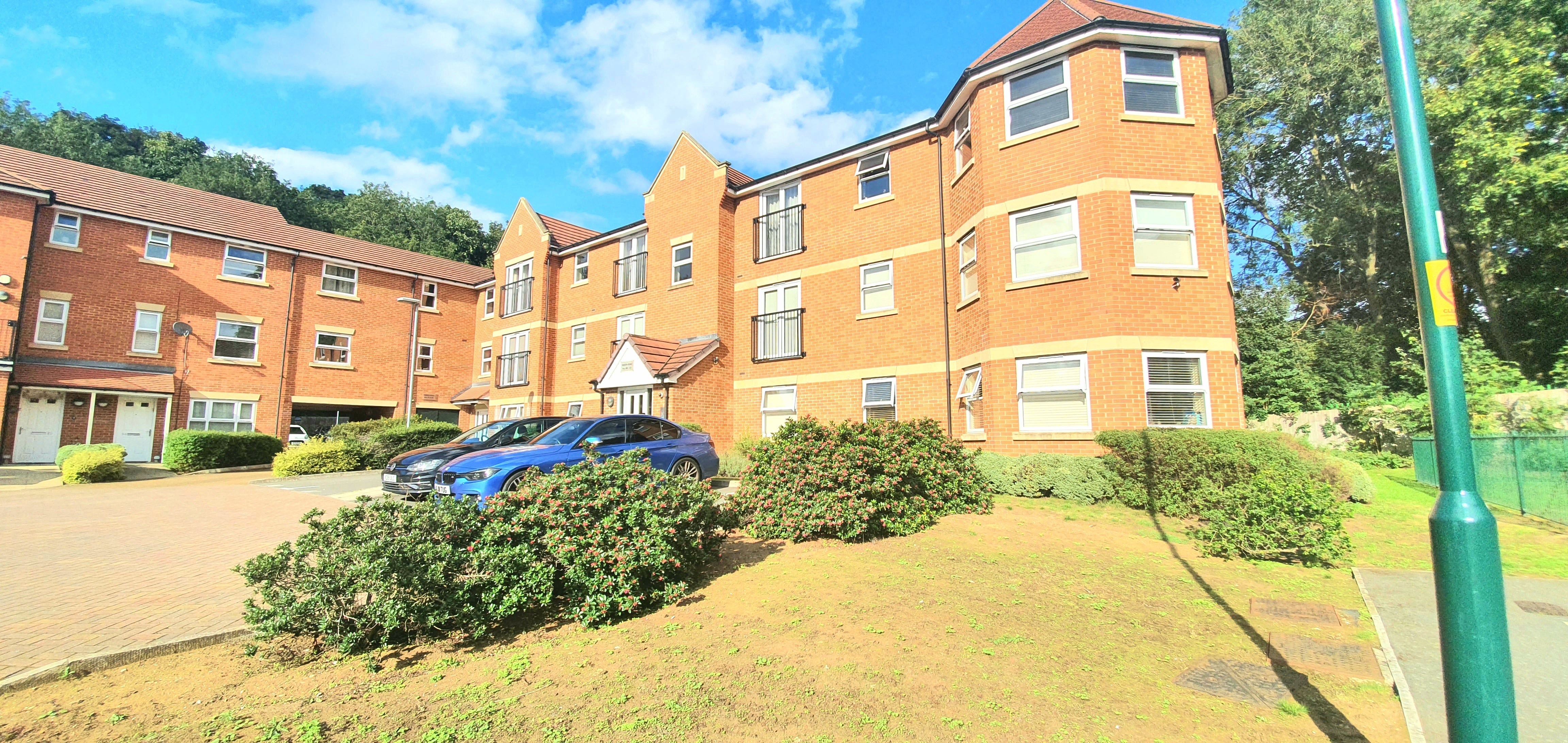 Flat Walton Road in Hertsmere