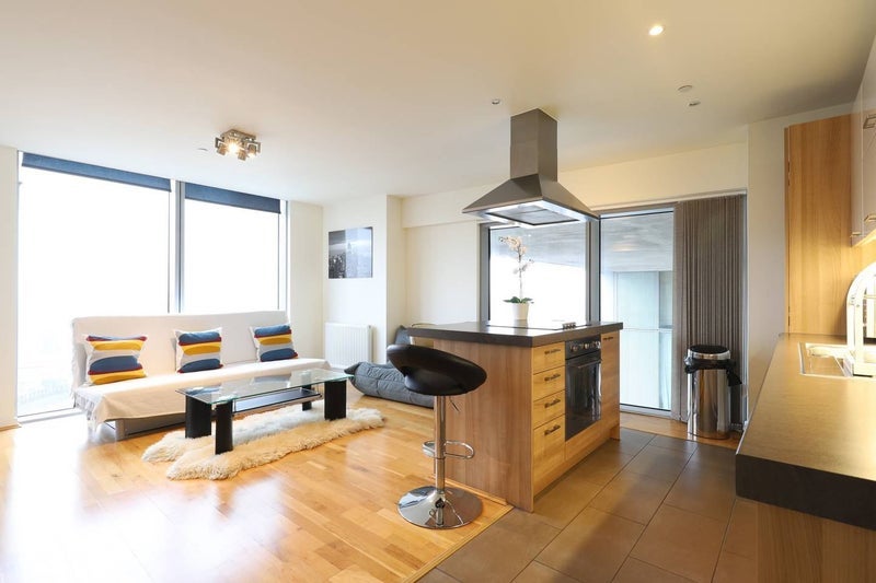 Flat Laban Walk in Greater London