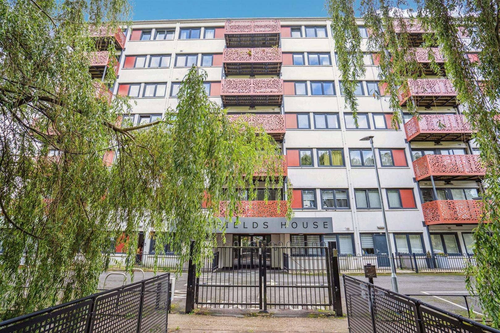 Flat London Road in High Wycombe