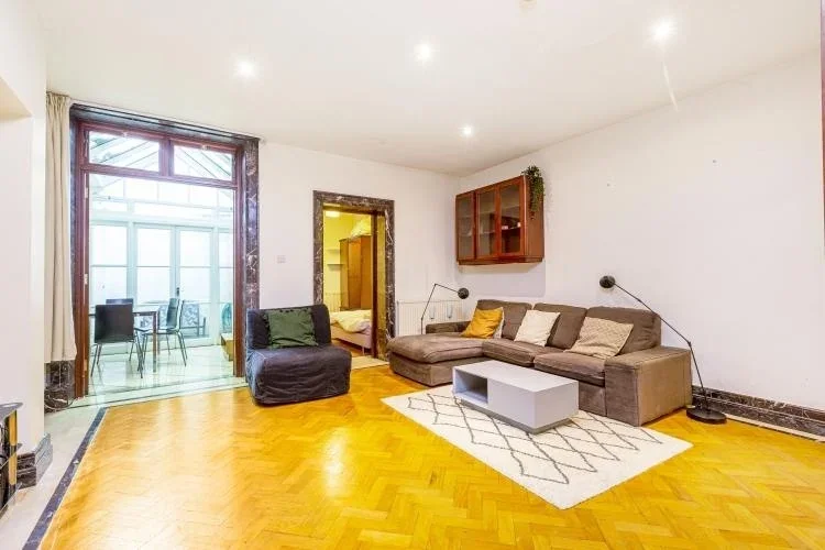 Flat Oakley Street in Greater London