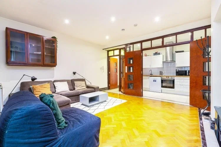 Flat Oakley Street in Greater London