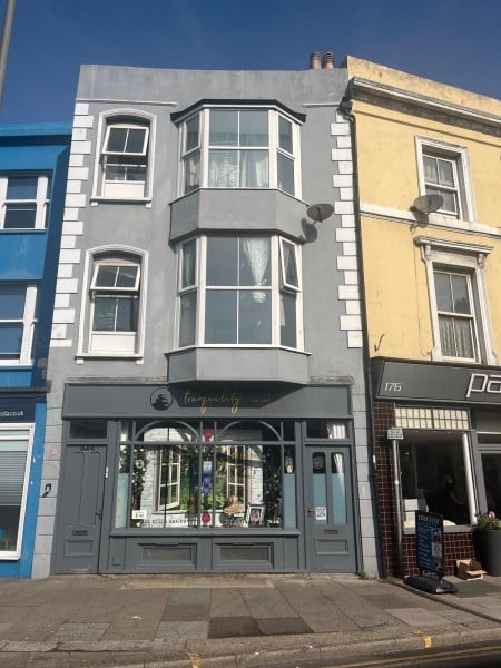 Flat Queens Road in St Leonards