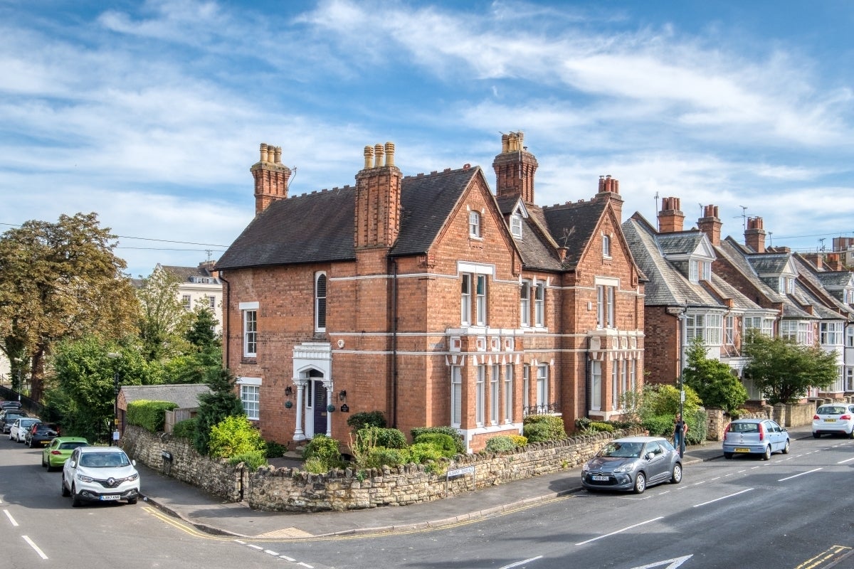 House Beauchamp Hill in Royal Leamington Spa