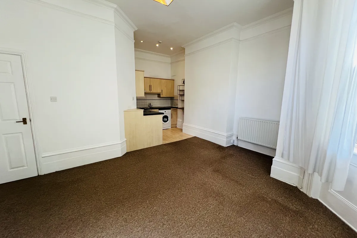 Flat Jevington Gardens in Eastbourne