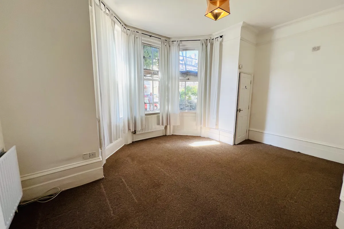 Flat Jevington Gardens in Eastbourne
