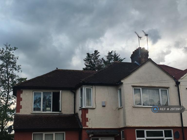 Flat First Avenue in Greater London