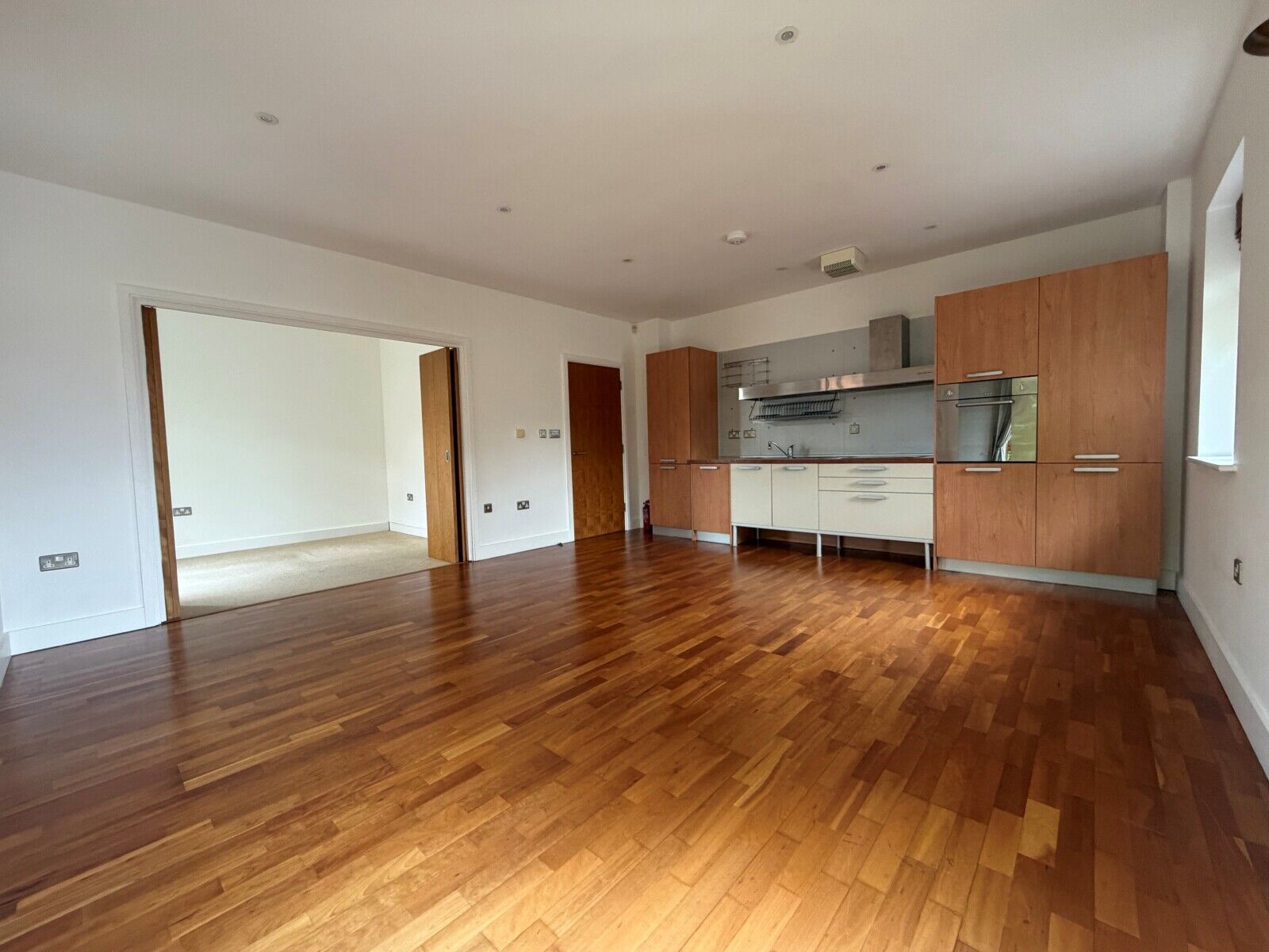 Flat Sackville Street in Reading