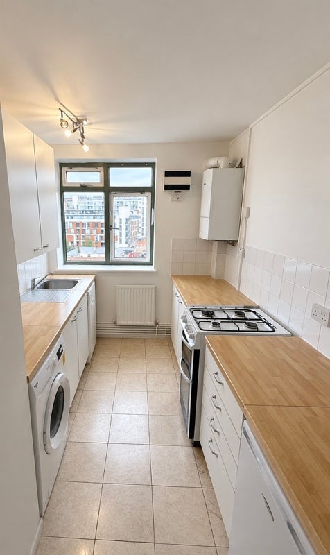 Flat Allen Edwards Drive in Greater London