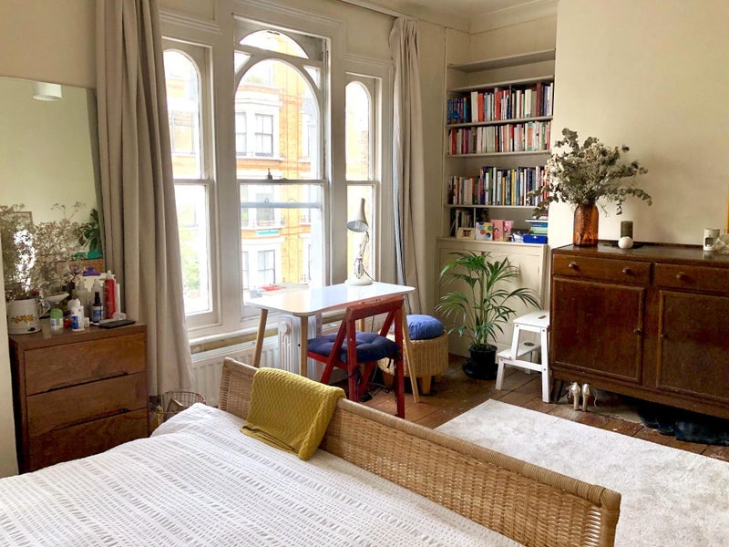Room Brett Road in Greater London