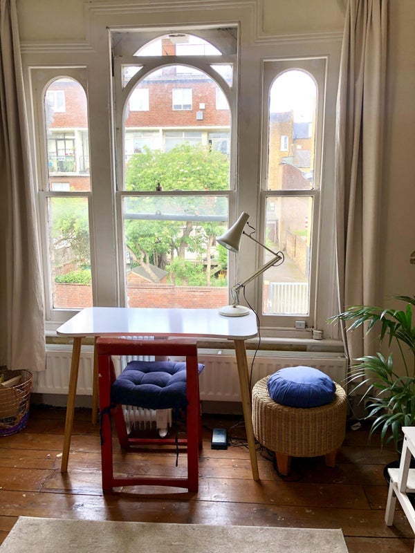 Room Brett Road in Greater London