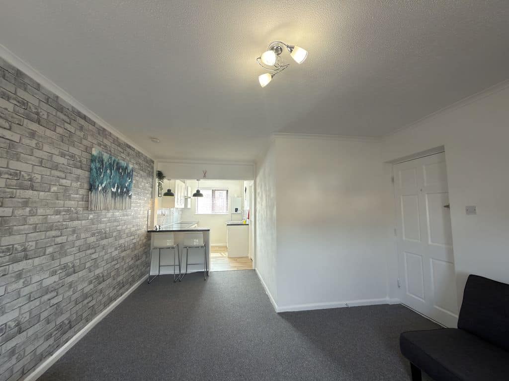 Flat Overbrook Road in Stroud