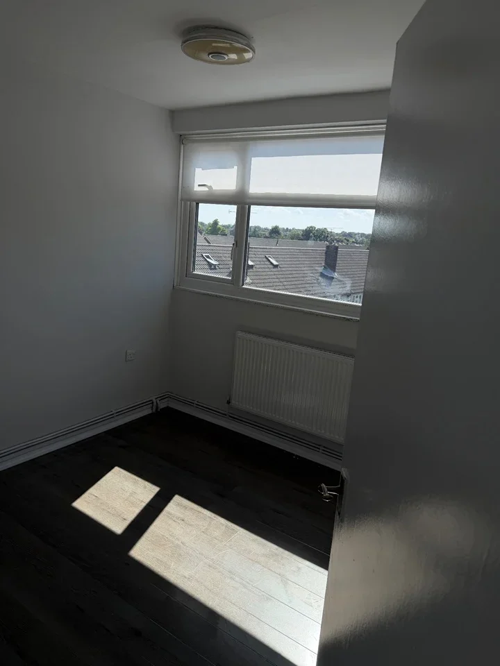Flat Lenthall Avenue in Grays
