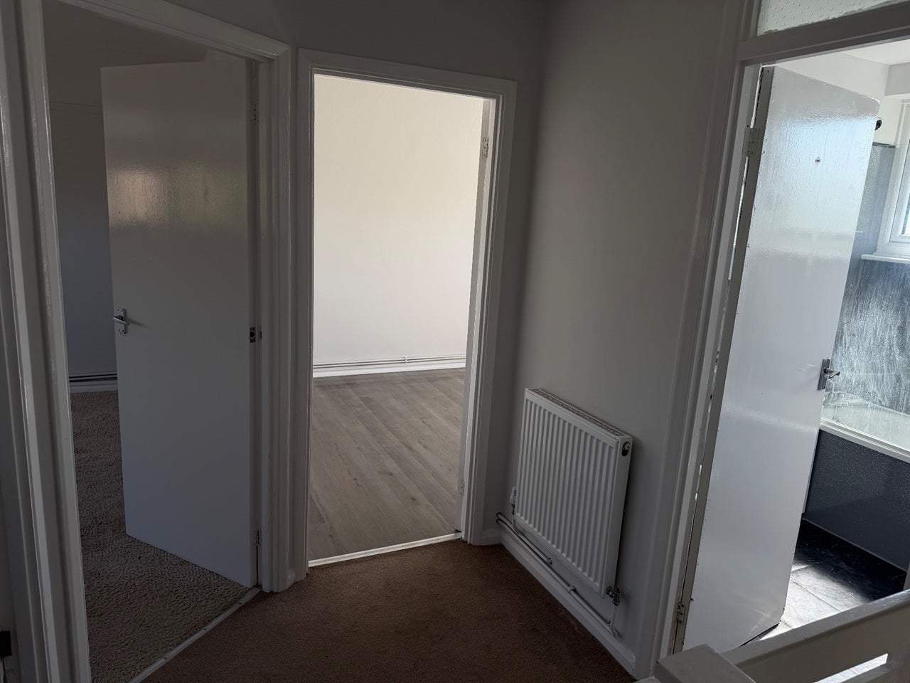 Flat Lenthall Avenue in Grays
