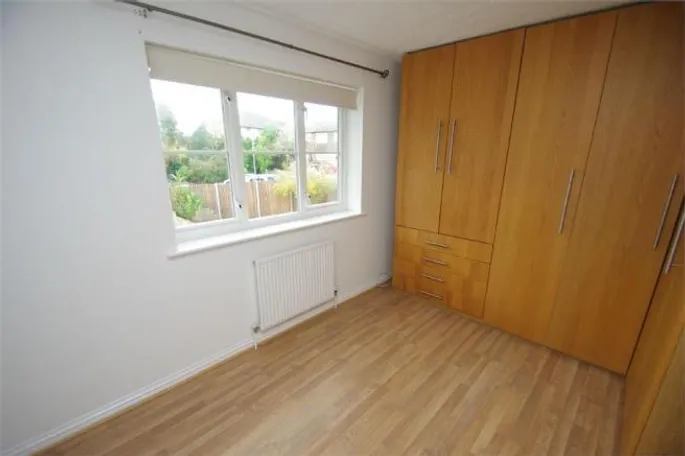 House Howard Close in Watford