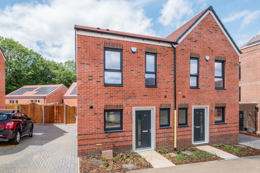 Flat Coral Gardens in Hemel Hempstead