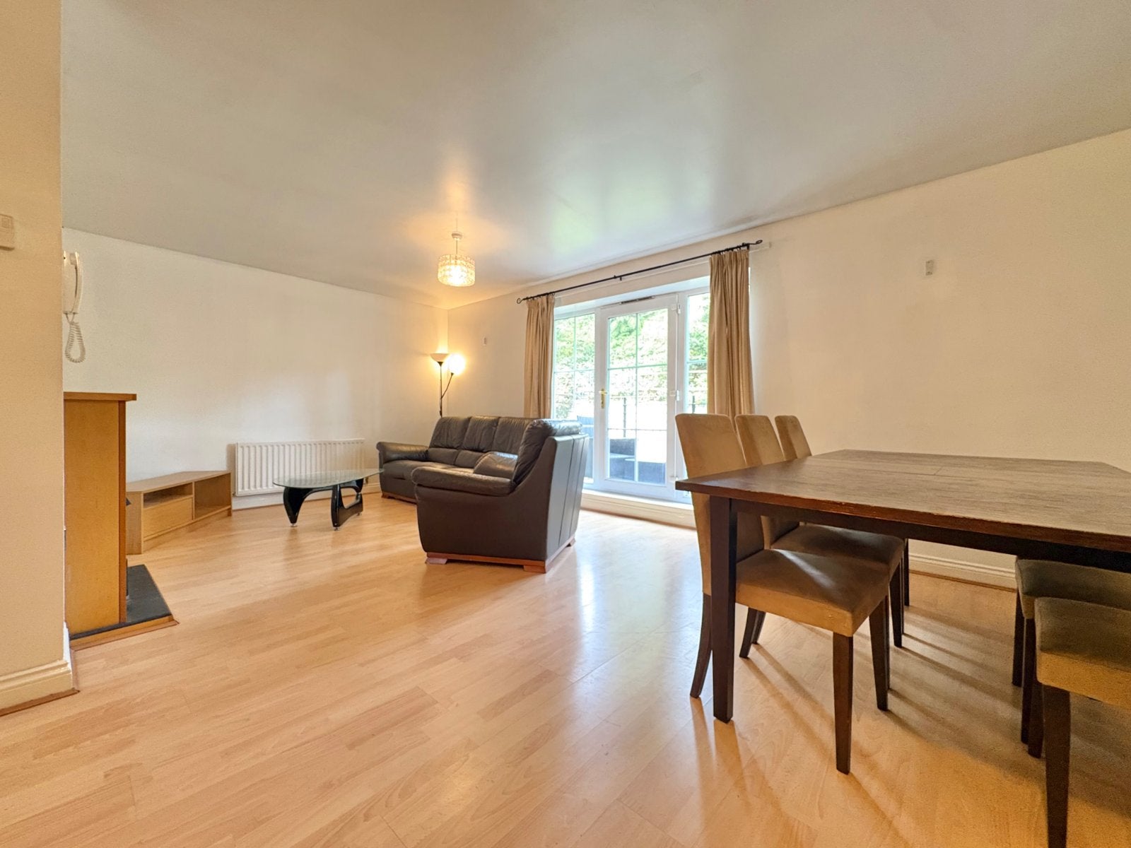 Flat Carisbrooke Road in Leeds