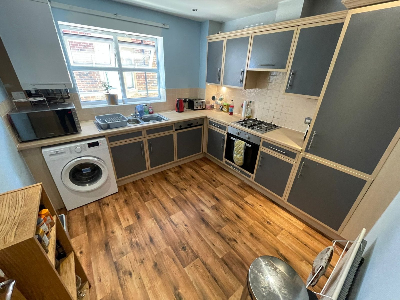 Flat Carisbrooke Road in Leeds