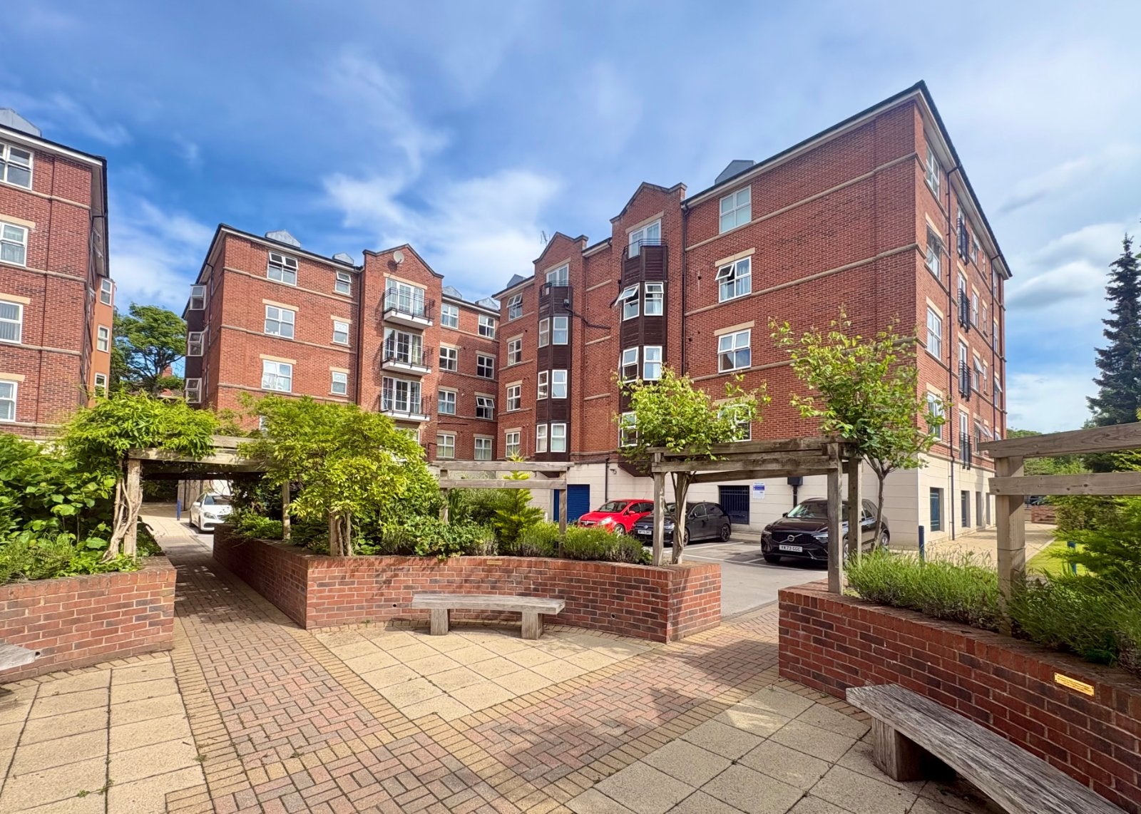 Flat Carisbrooke Road in Leeds